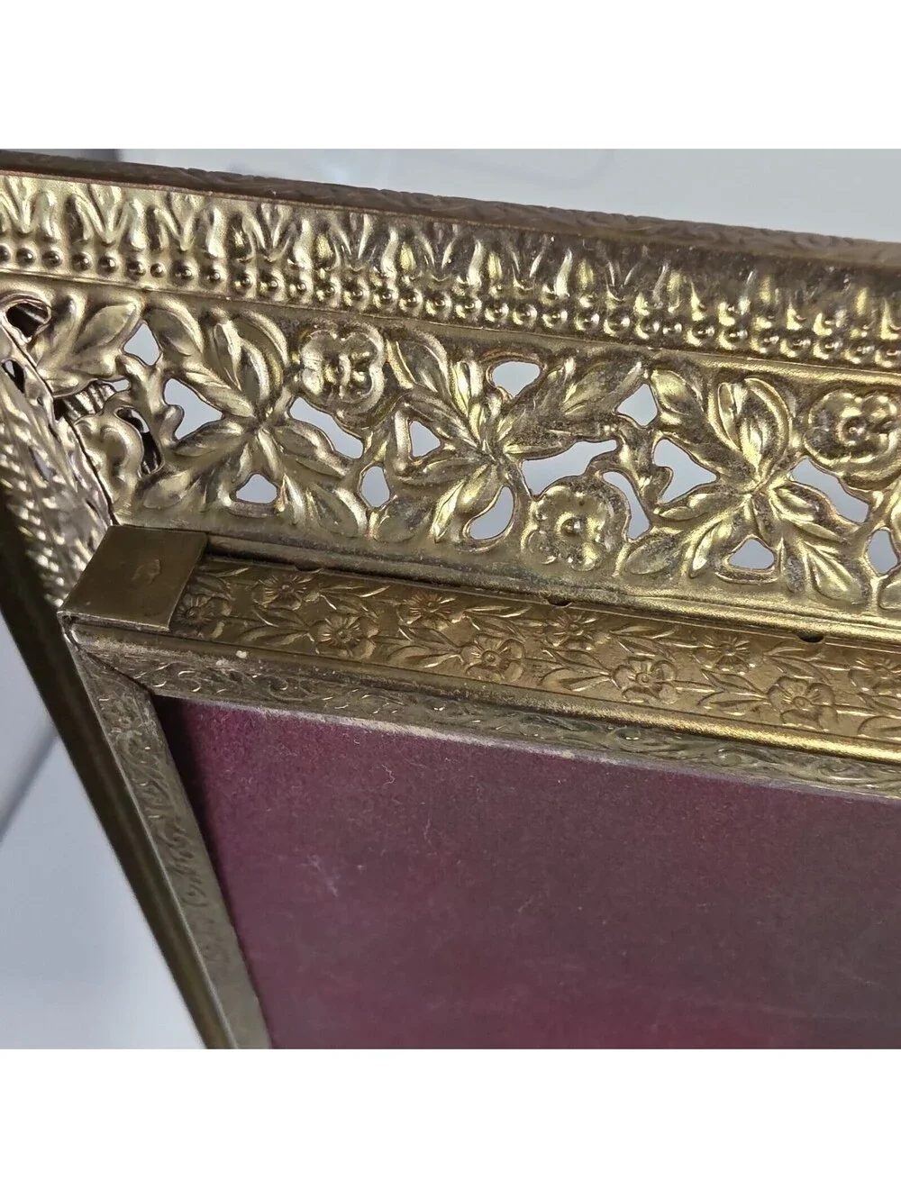 Vtg Filigree Antique Gold Tone Metal Brass Picture Photo Frame 8X10” Glass